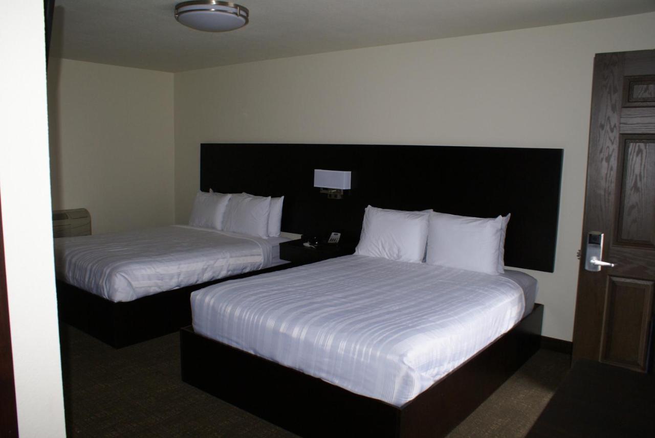 Boarders Inn & Suites By Cobblestone Hotels - Syracuse Εξωτερικό φωτογραφία