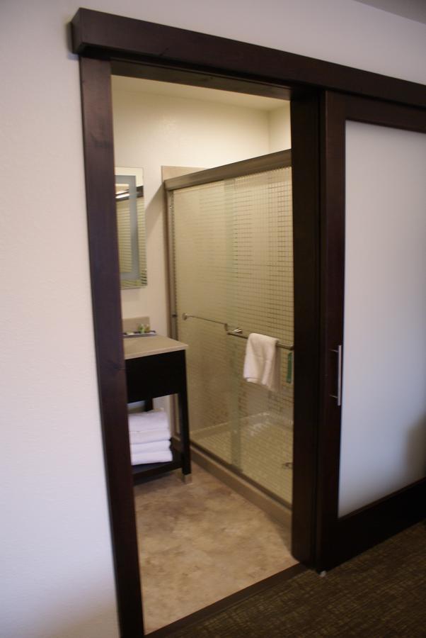 Boarders Inn & Suites By Cobblestone Hotels - Syracuse Εξωτερικό φωτογραφία