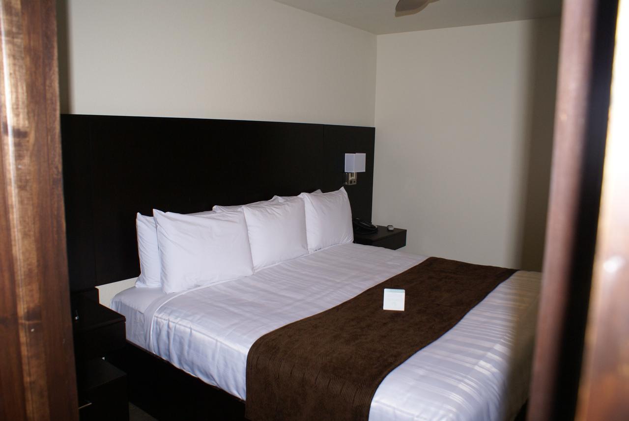Boarders Inn & Suites By Cobblestone Hotels - Syracuse Εξωτερικό φωτογραφία