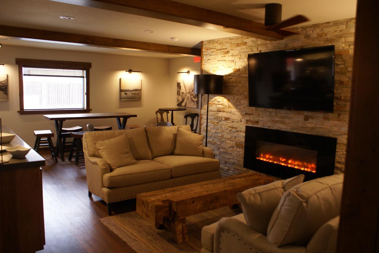 Boarders Inn & Suites By Cobblestone Hotels - Syracuse Εξωτερικό φωτογραφία