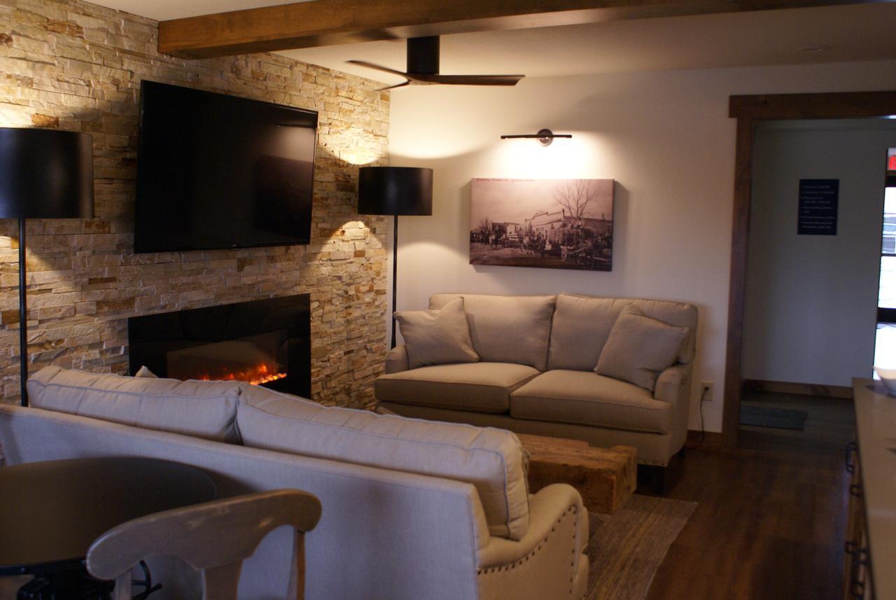 Boarders Inn & Suites By Cobblestone Hotels - Syracuse Εξωτερικό φωτογραφία