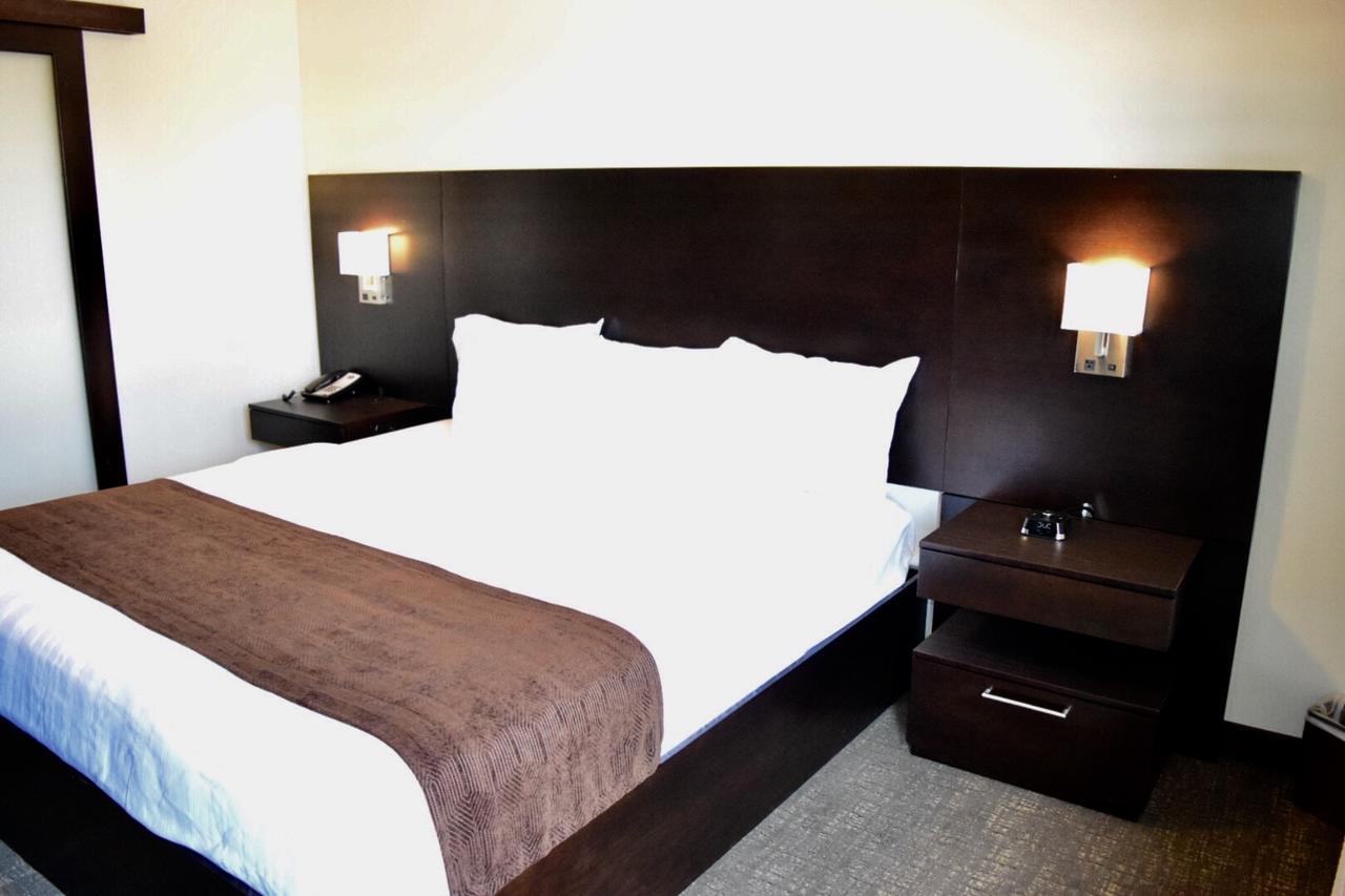Boarders Inn & Suites By Cobblestone Hotels - Syracuse Εξωτερικό φωτογραφία