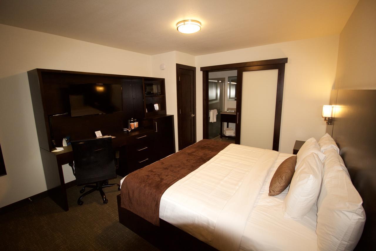 Boarders Inn & Suites By Cobblestone Hotels - Syracuse Εξωτερικό φωτογραφία